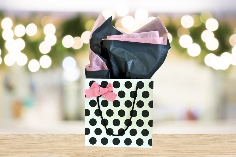 Polka dot paper bag pink tissue